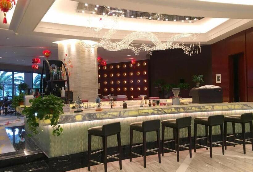 Отель Balan International