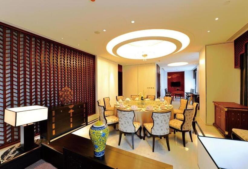 Отель Balan International