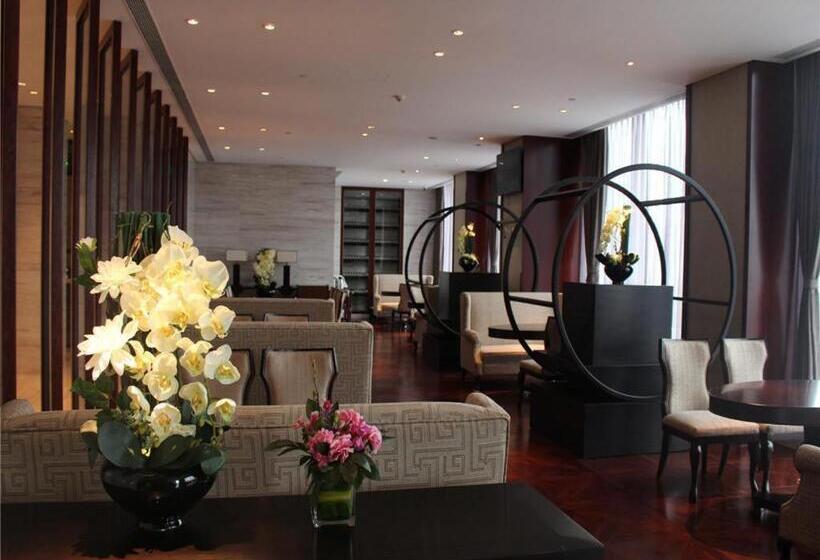 Отель Balan International