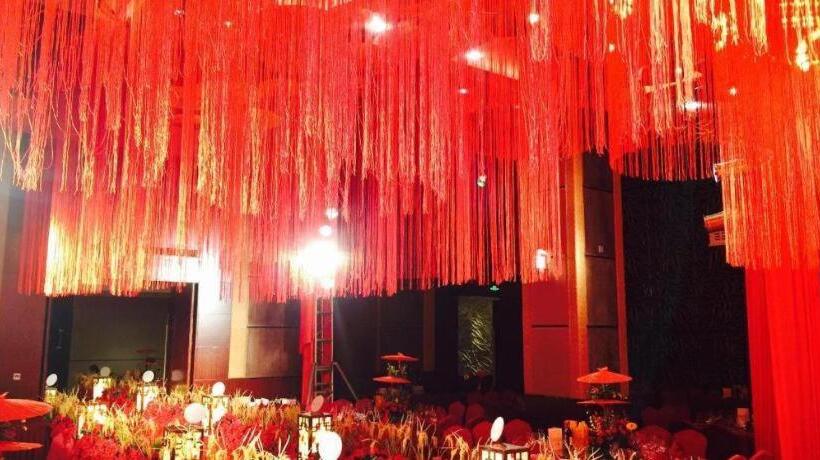 Отель Balan International