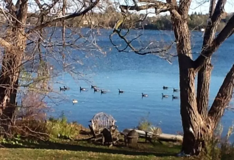 Hotelli 225 Lakeland Bed And Breakfast