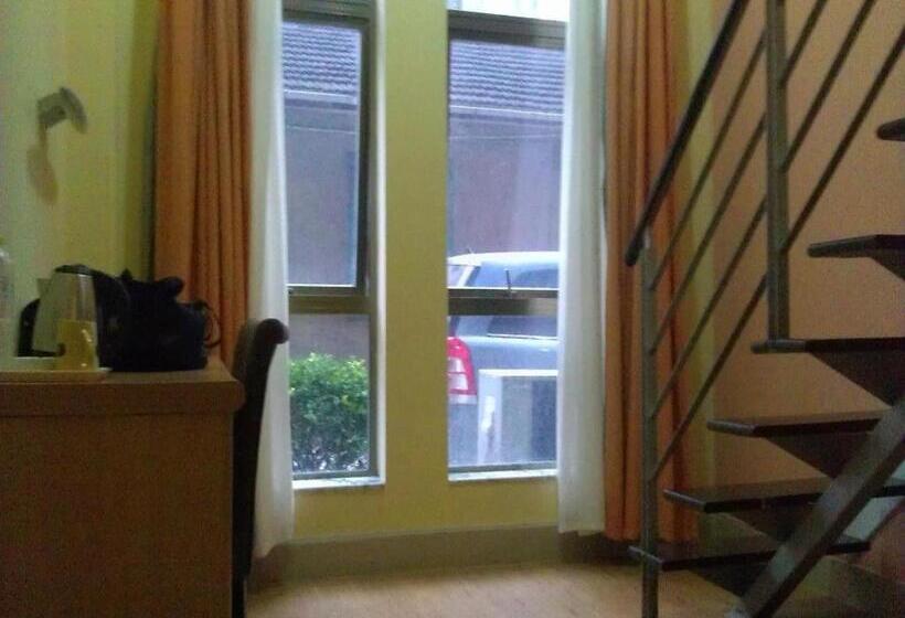 Otel Home Inns Shanghai Liuzhou Road Everbright Exhibition Center Branch