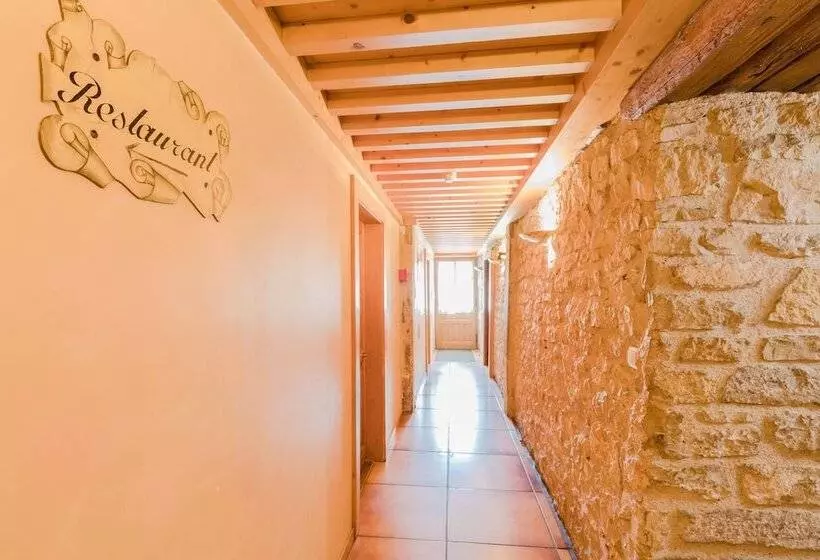 Hotelli Auberge Du Coude