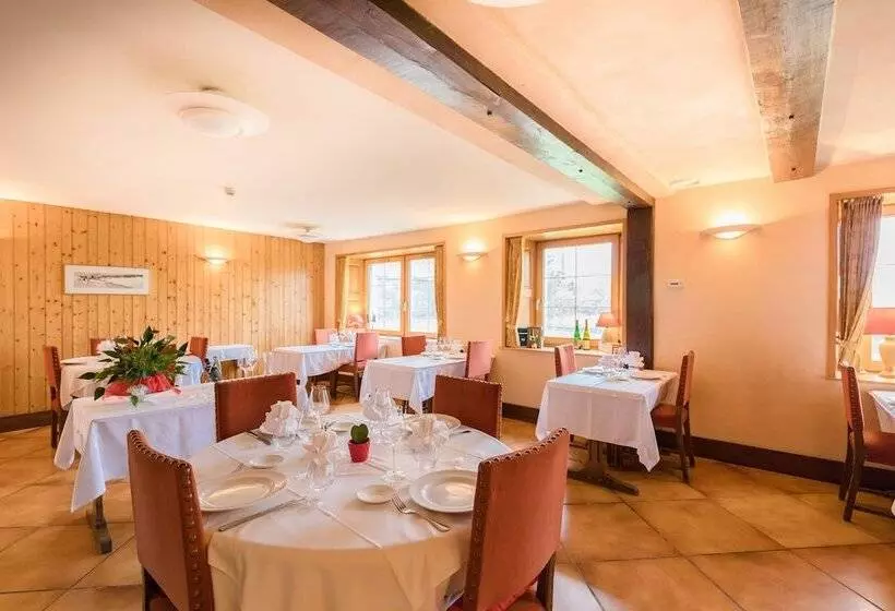 Hotelli Auberge Du Coude