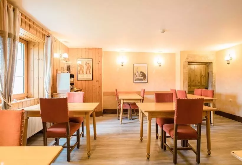 Hotelli Auberge Du Coude