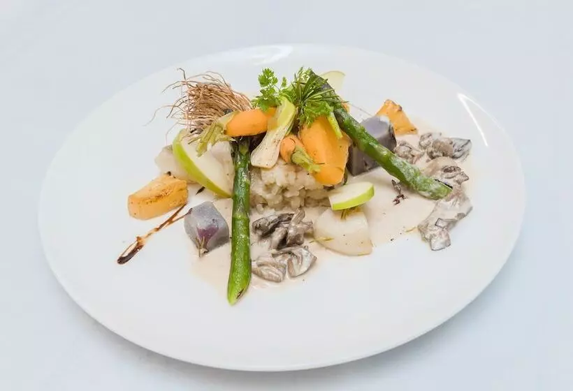 Hotelli Auberge Du Coude