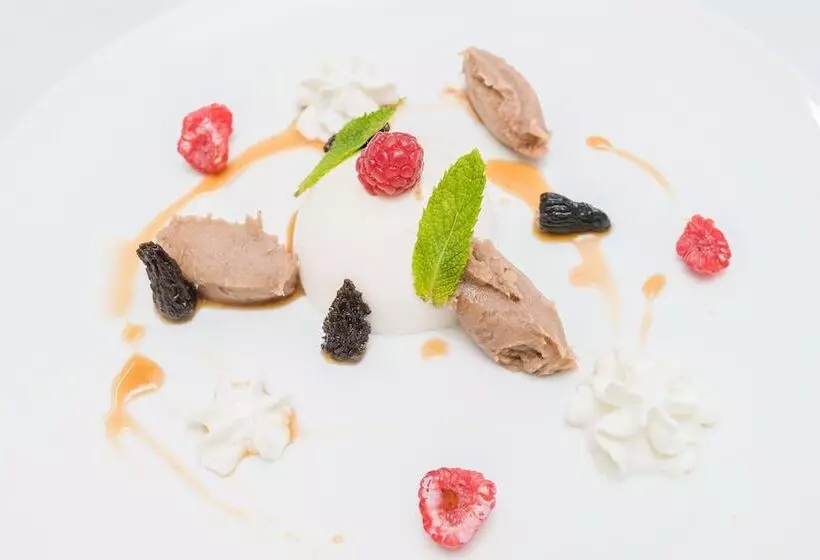 Hotelli Auberge Du Coude