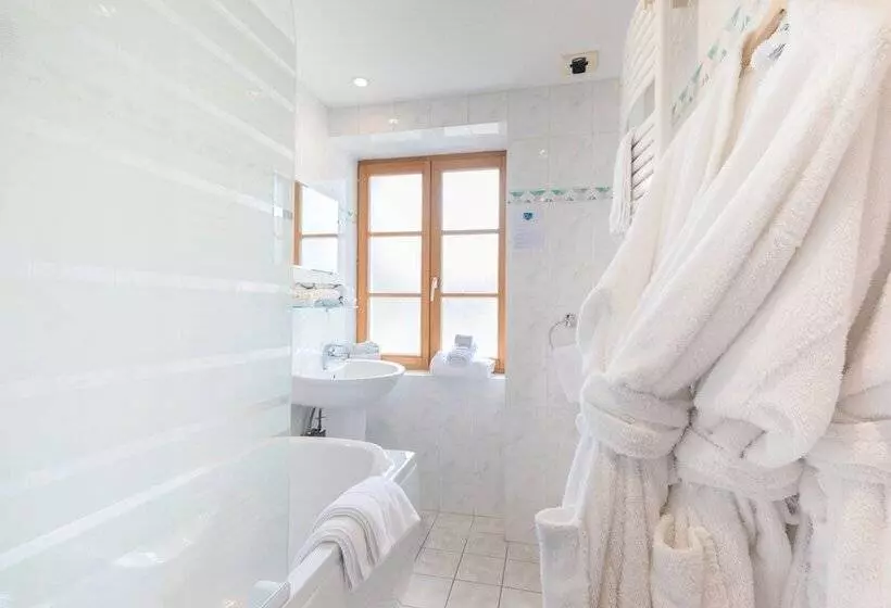 Hotelli Auberge Du Coude