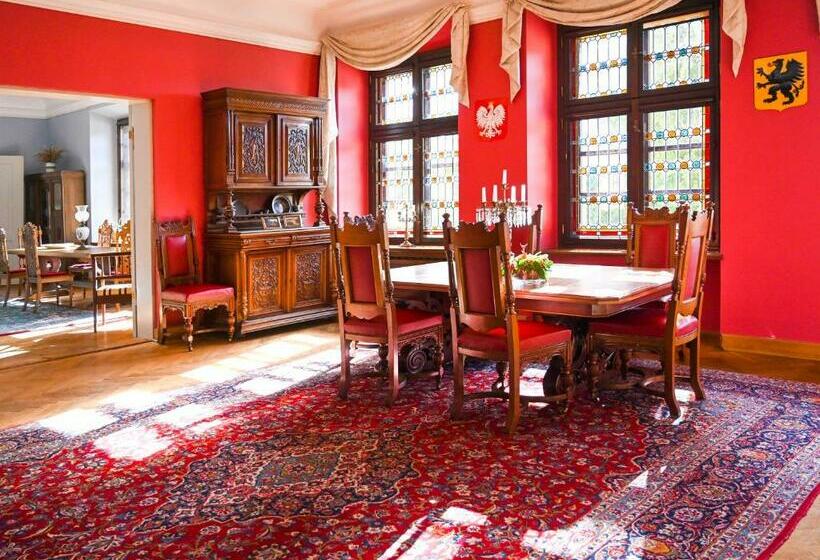 בית מלון כפרי Zamek W Krokowej