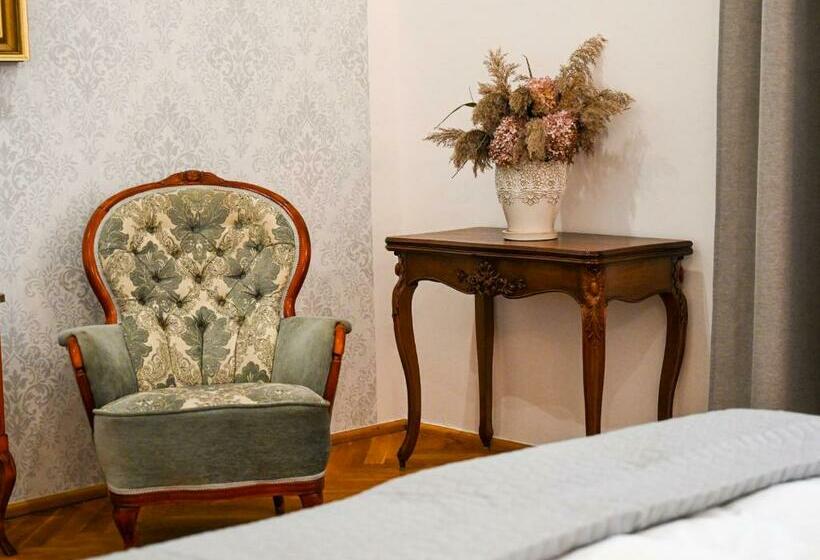 בית מלון כפרי Zamek W Krokowej