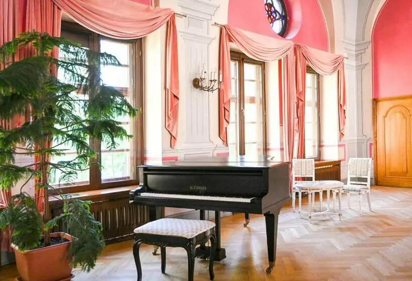 Hotelli Zamek W Krokowej