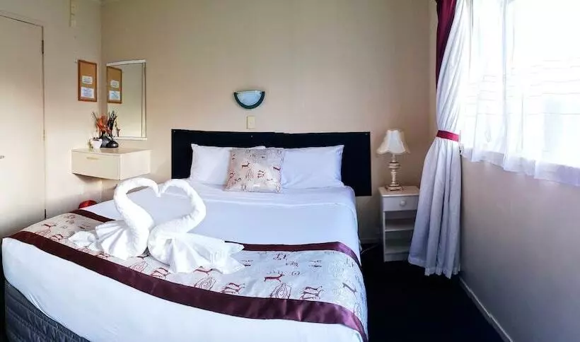 Ann’s Volcanic Motel