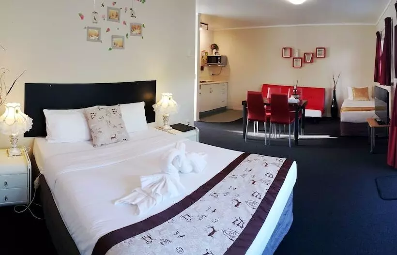 Ann’s Volcanic Motel