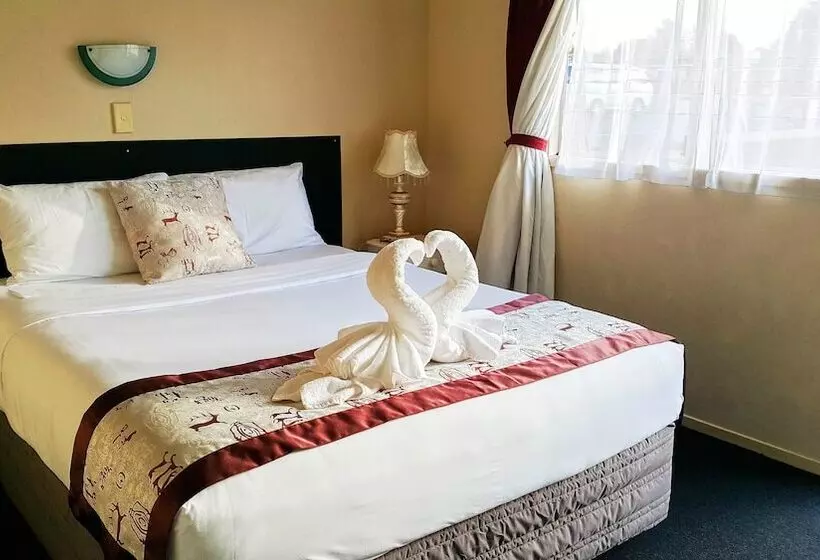 Ann’s Volcanic Motel