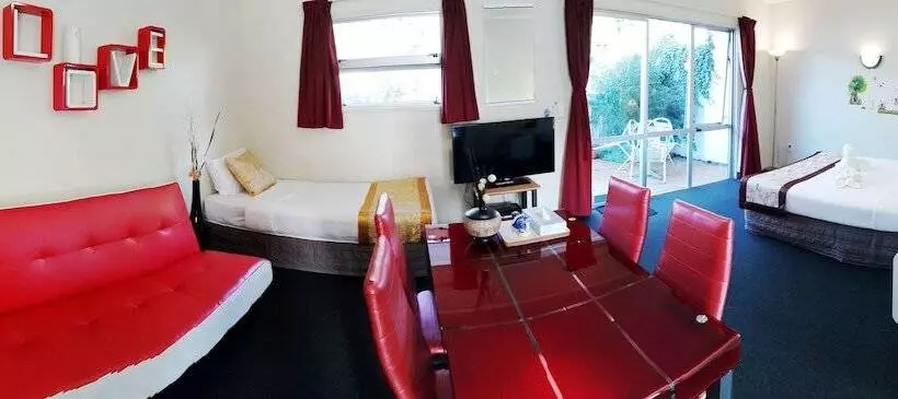 Ann’s Volcanic Motel