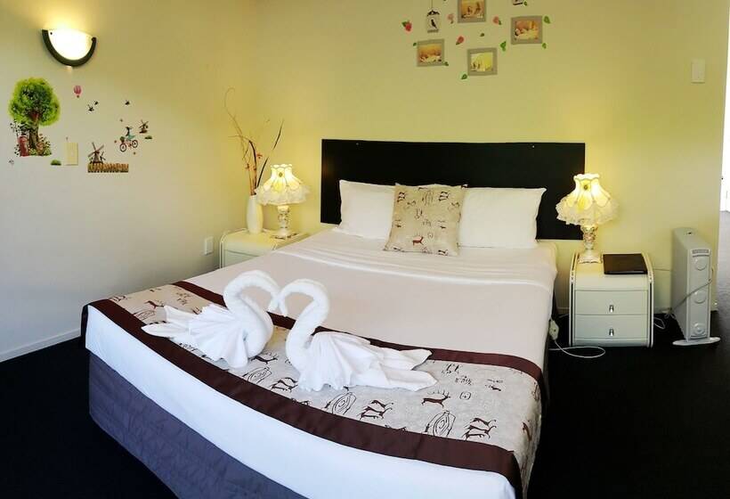 Ann’s Volcanic Motel