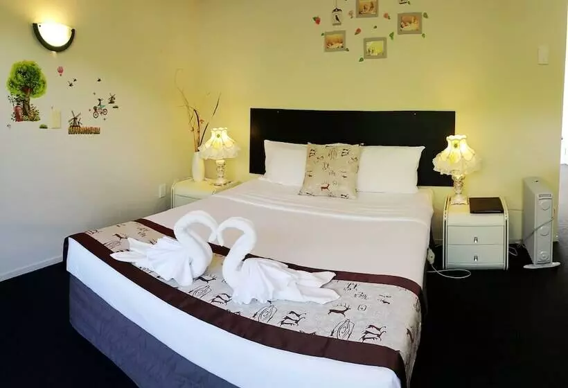 Ann’s Volcanic Motel