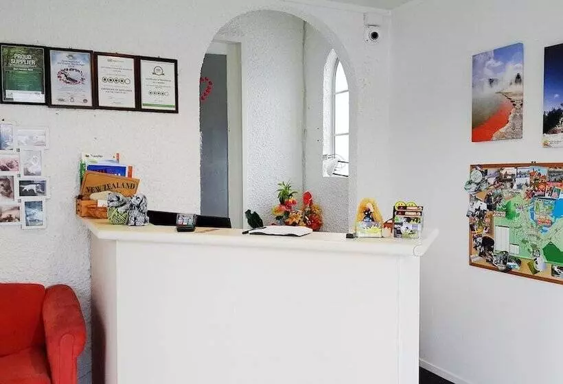 Ann’s Volcanic Motel