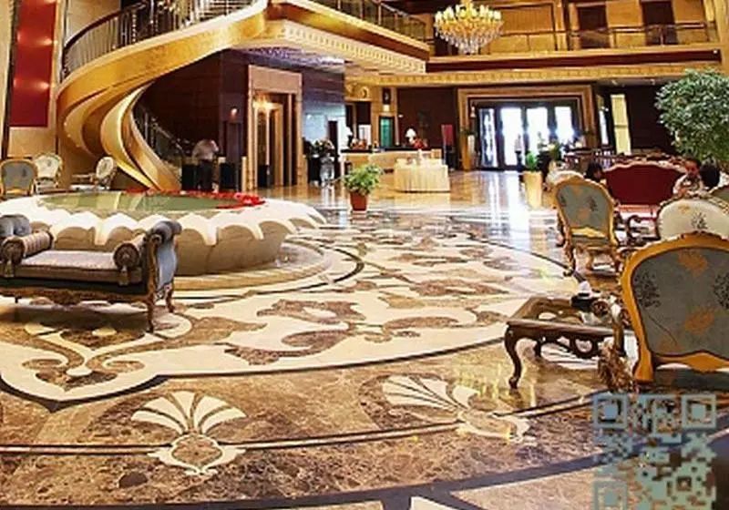 Darvishi Royal Hotel