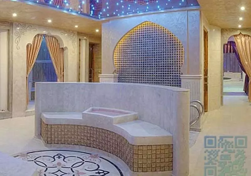 Darvishi Royal Hotel