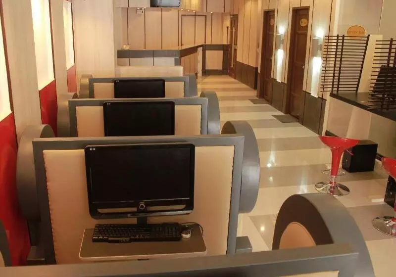 ホテル 99 Cubao Quezon City