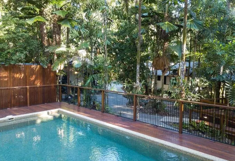 Отель Cape Trib Beach House