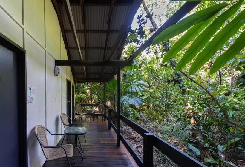 Отель Cape Trib Beach House