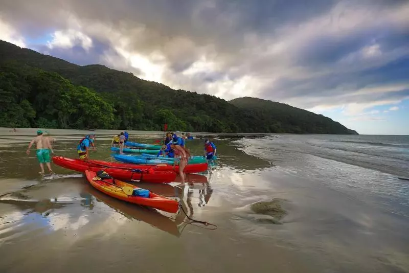 Отель Cape Trib Beach House