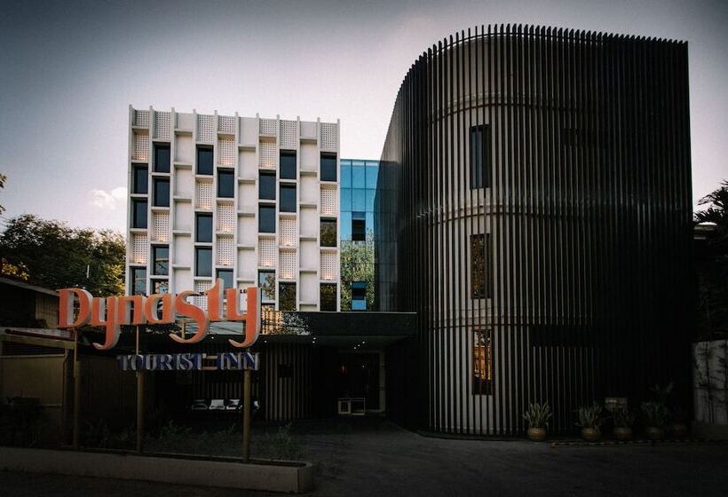 Hotel Dynasty Tourist Inn