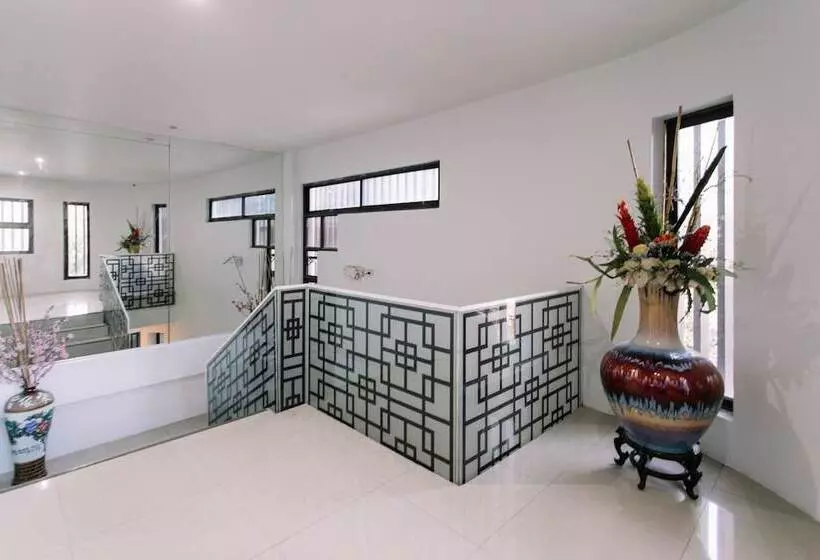 ホテル Dynasty Tourist Inn