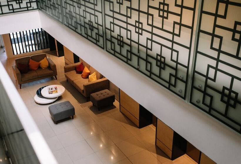 Hotel Dynasty Tourist Inn