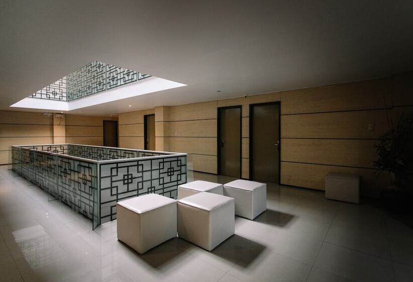 Hotel Dynasty Tourist Inn