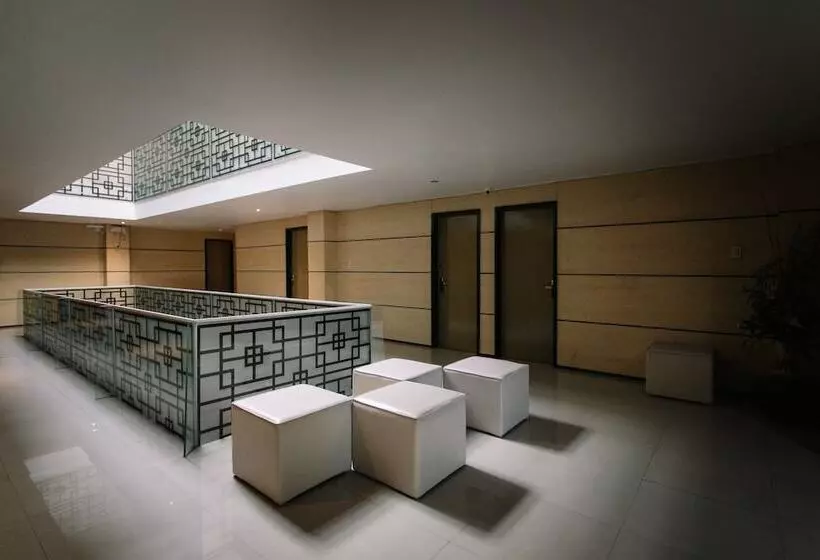 ホテル Dynasty Tourist Inn