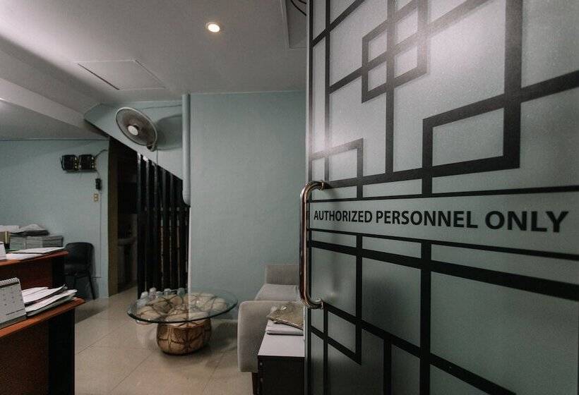 Hotel Dynasty Tourist Inn