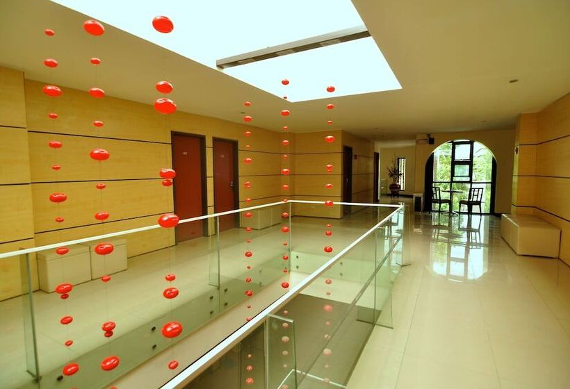 Hotel Dynasty Tourist Inn