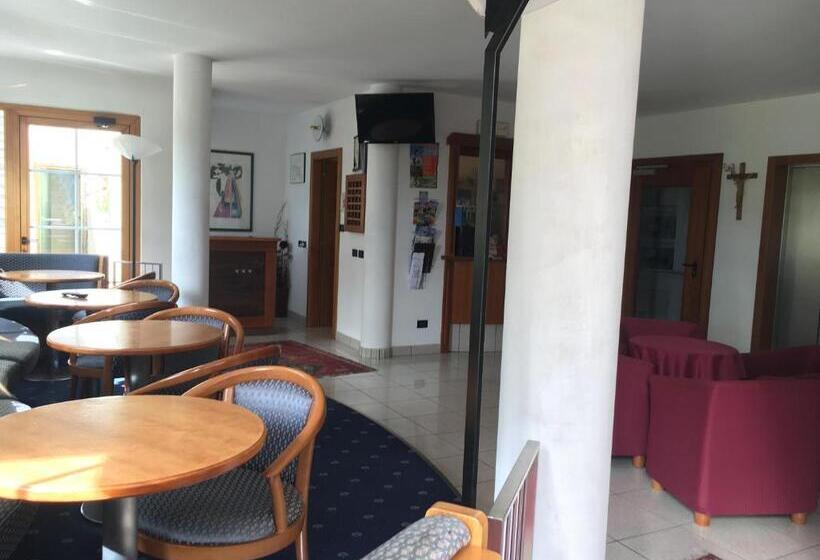 בית מלון כפרי Garni Enrosadira