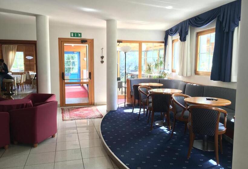 בית מלון כפרי Garni Enrosadira