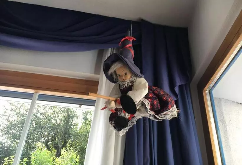 ホテル Garni Enrosadira