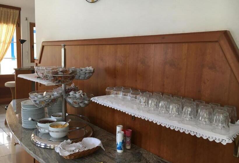 בית מלון כפרי Garni Enrosadira