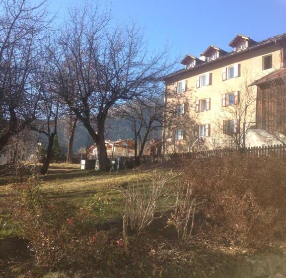 בית מלון כפרי Garni Enrosadira