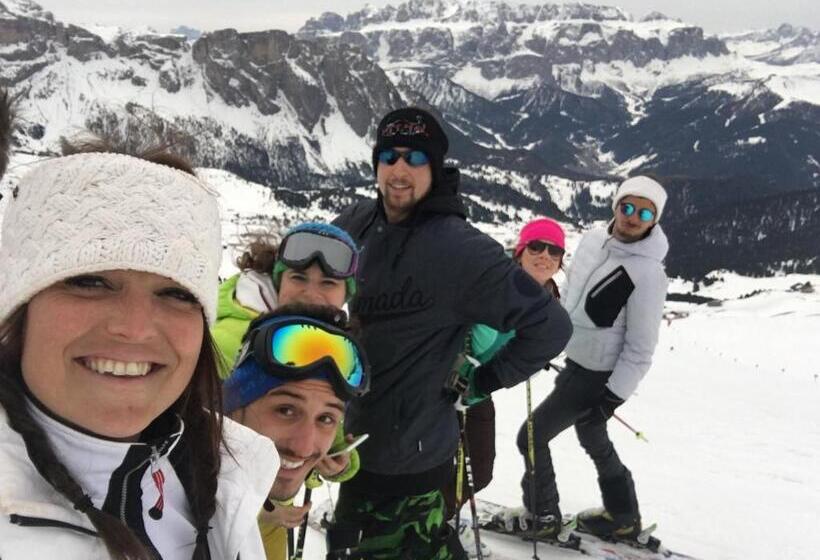 בית מלון כפרי Garni Enrosadira