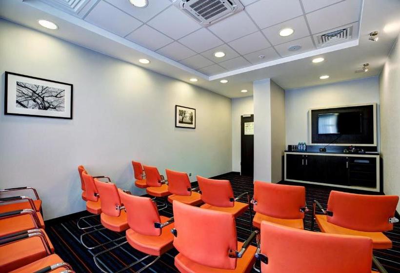 هتل Holiday Inn Express Voronezh Kirova, An Ihg