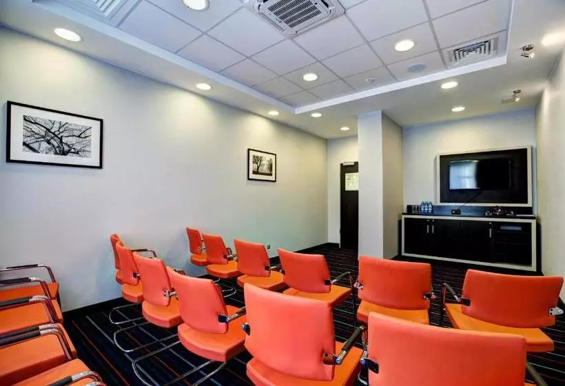 Hôtel Holiday Inn Express Voronezh Kirova, An Ihg