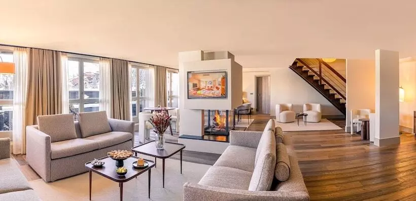 Отель Les Suites De La Potiniere