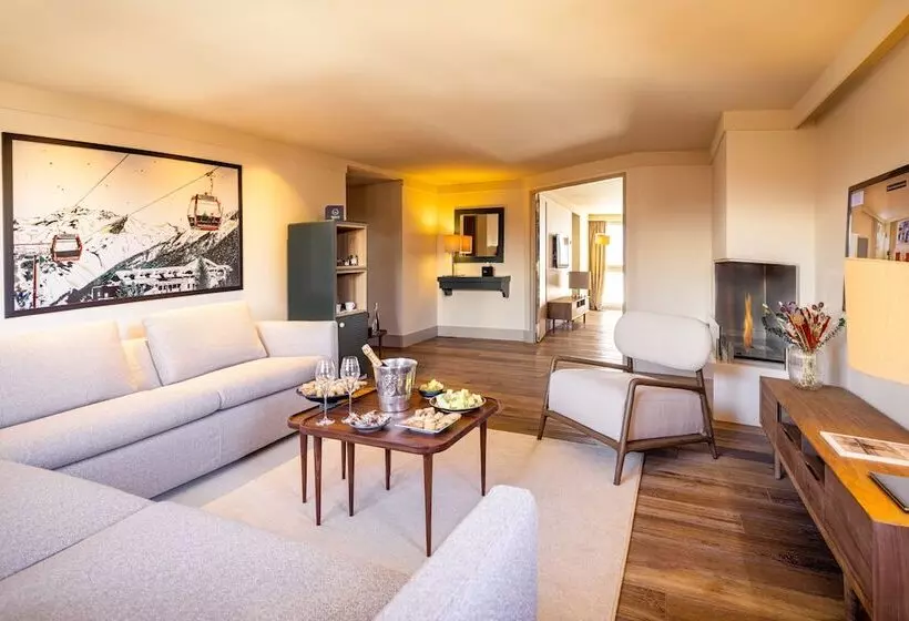 Отель Les Suites De La Potiniere