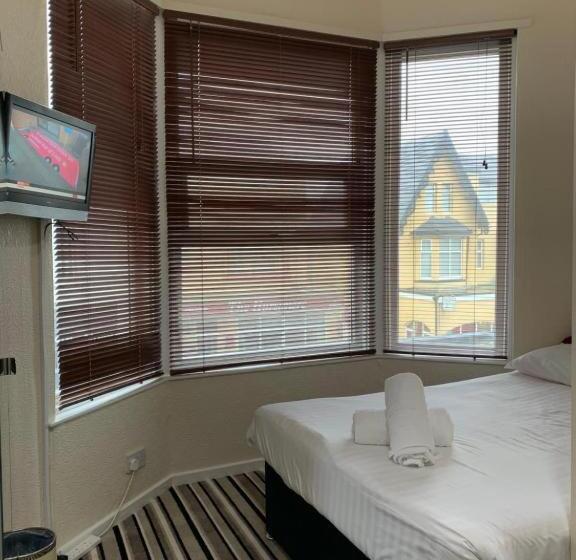 Отель OYO Wave Crest