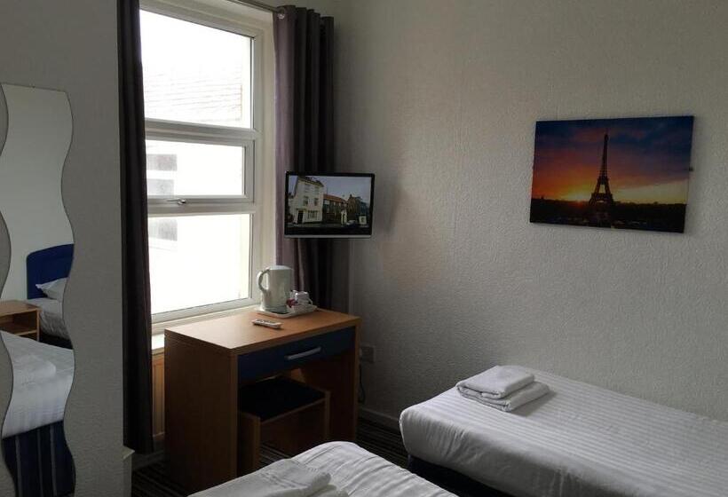 Отель OYO Wave Crest