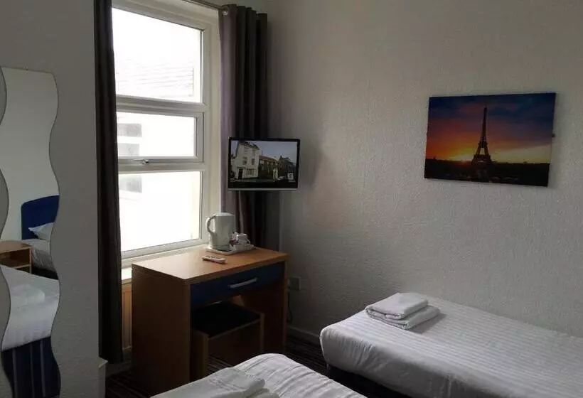 هتل OYO Wave Crest