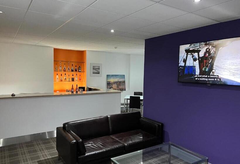 Отель OYO Wave Crest