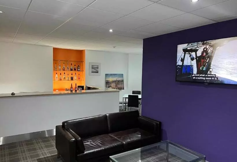 هتل OYO Wave Crest